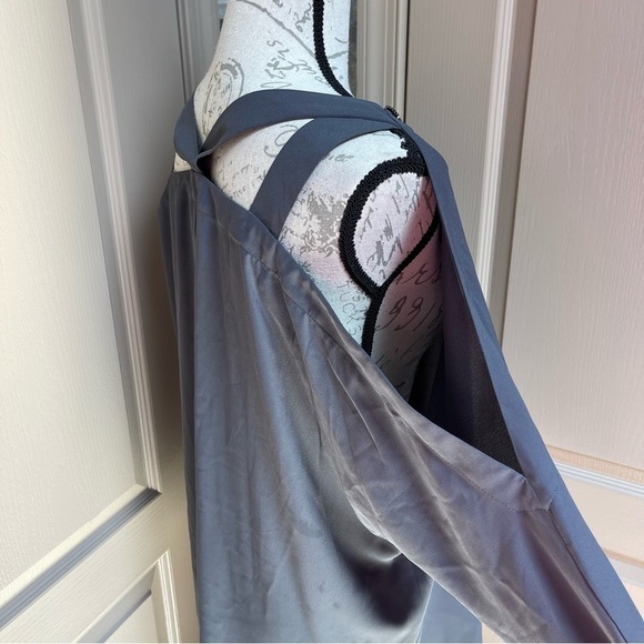 Juicy COUTURE Gray NWT V-Neck Top with Cut outs and Rhinestones Sz L - Picture 10 of 16